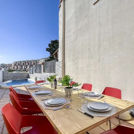 Holiday home Delfin By Interhome